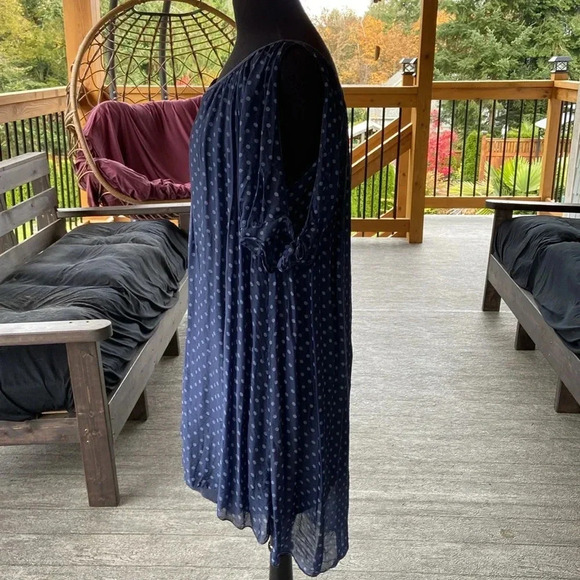 🎉HOST PICK🎉M Made in Italy | Silk Blend Cold Shoulder Polk a Dot Dress - Picture 4 of 9